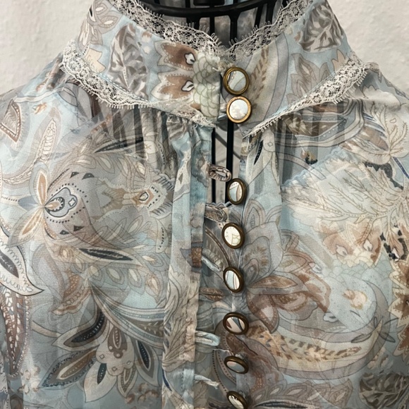 70f/21C Blue Lace Blouse Size Small - Picture 2 of 5